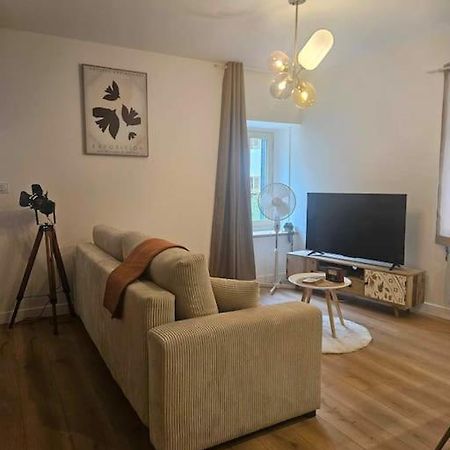 "La Tour", Logement Cosy, Au Calme Vertrieu ภายนอก รูปภาพ