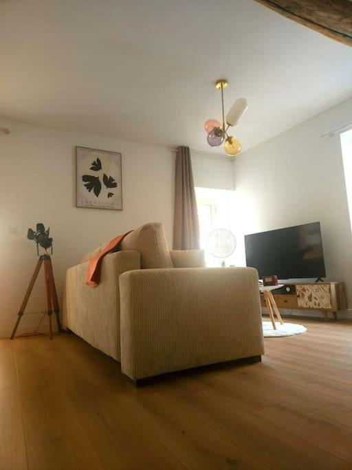 "La Tour", Logement Cosy, Au Calme Vertrieu ภายนอก รูปภาพ