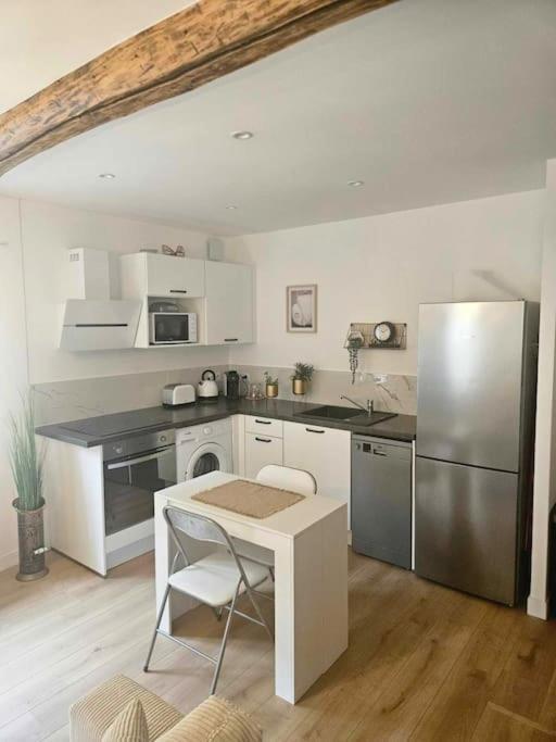"La Tour", Logement Cosy, Au Calme Vertrieu ภายนอก รูปภาพ