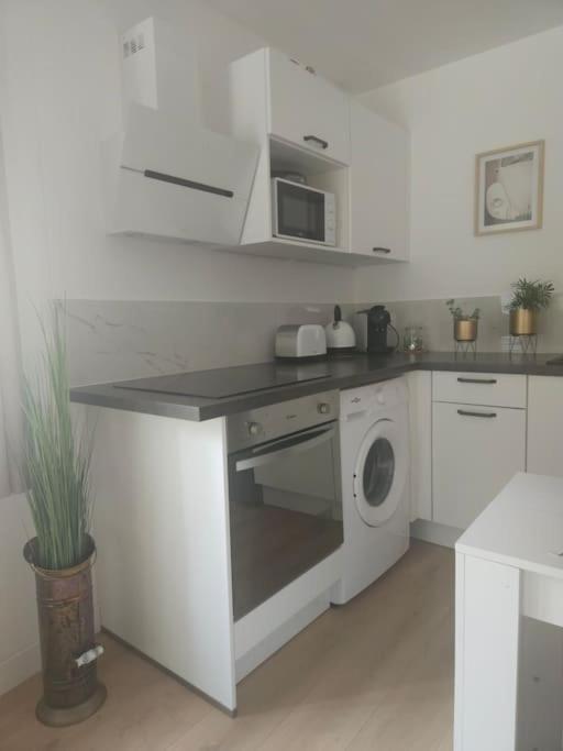 "La Tour", Logement Cosy, Au Calme Vertrieu ภายนอก รูปภาพ