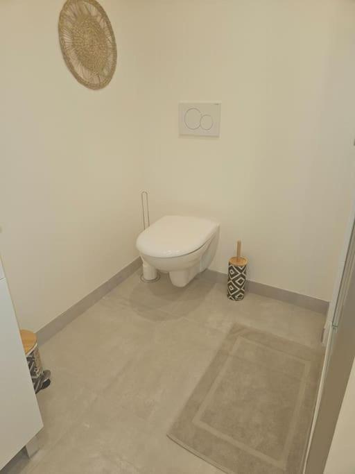 "La Tour", Logement Cosy, Au Calme Vertrieu ภายนอก รูปภาพ