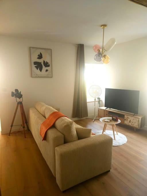 "La Tour", Logement Cosy, Au Calme Vertrieu ภายนอก รูปภาพ
